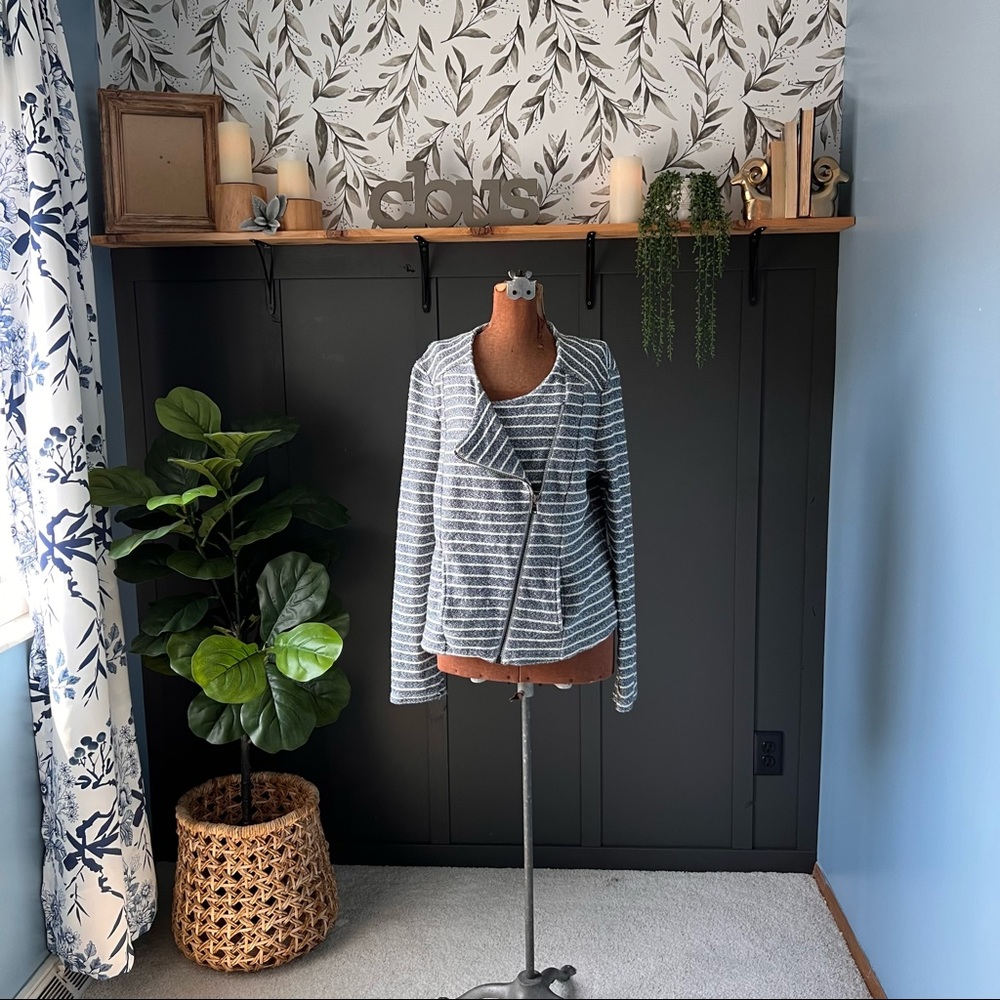 Lou & Grey blue and white asymmetrical blazer